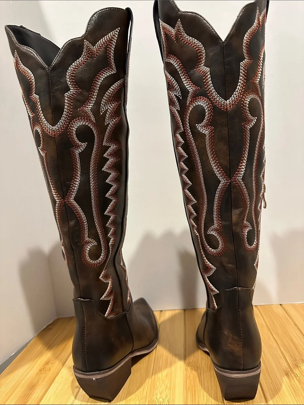 502HE - Women's Tall Brown Western Cowboy Boots with Decorative Stitching